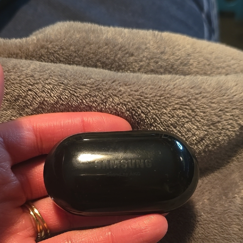 Black Samsung Galaxt Buds+